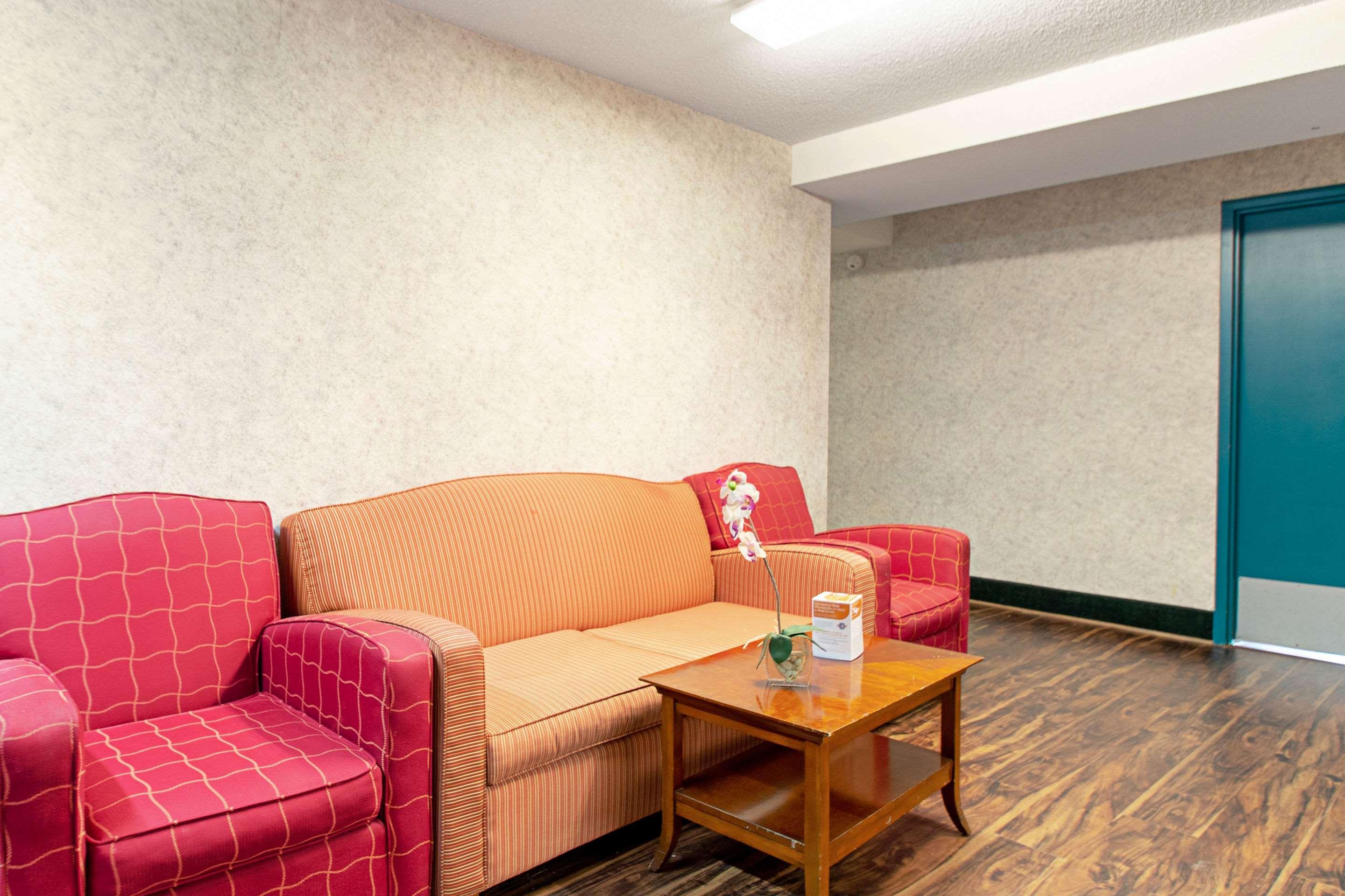 Econo Lodge Utica Luaran gambar