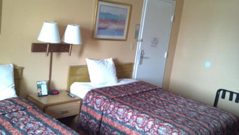 Econo Lodge Utica Luaran gambar