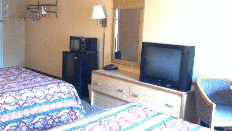 Econo Lodge Utica Luaran gambar