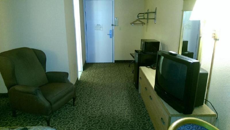Econo Lodge Utica Luaran gambar