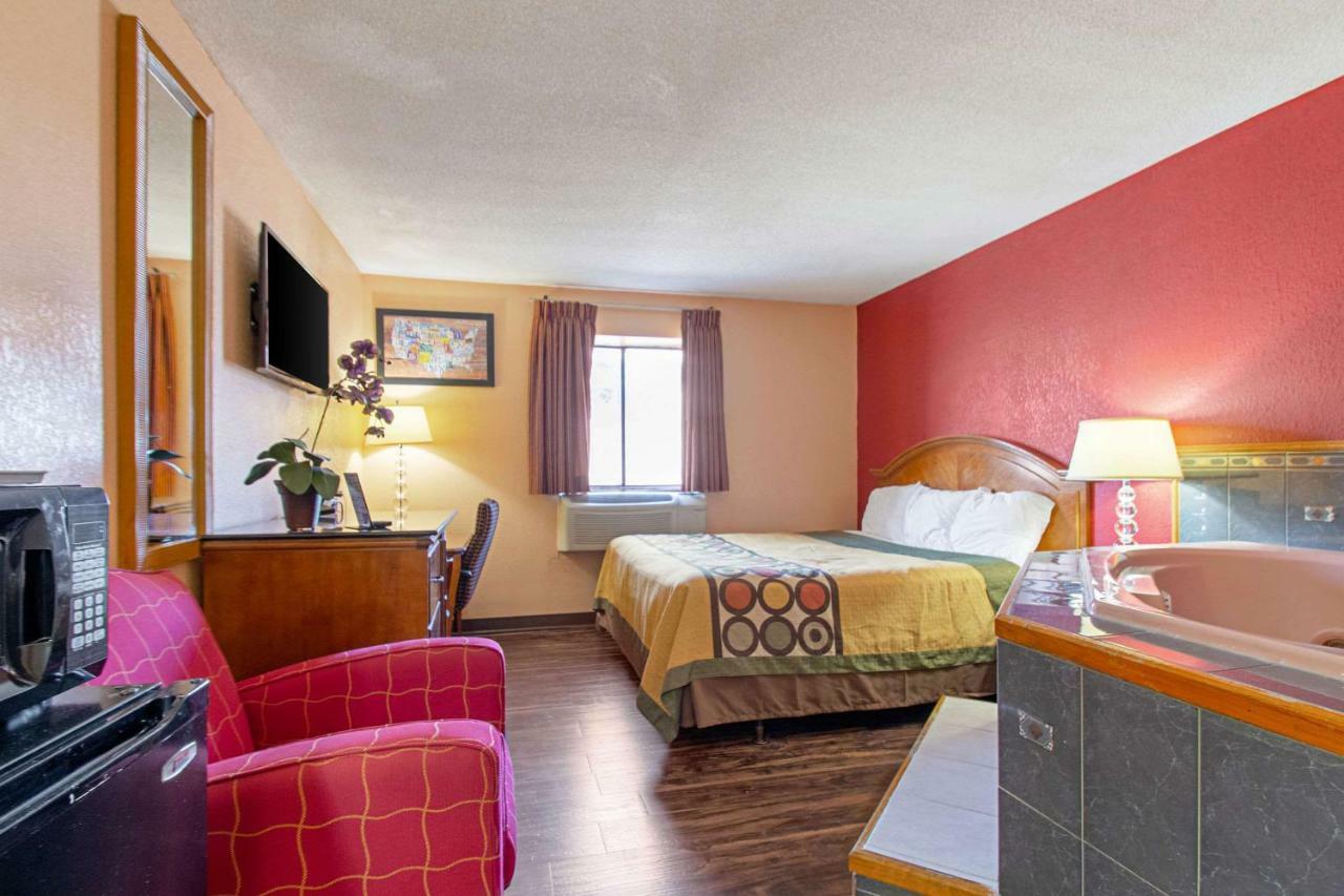 Econo Lodge Utica Luaran gambar